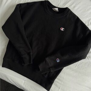 Champion Women’s Classic Black Crewneck Sweater